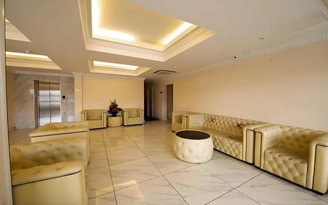 Ritzton Hotel - photo 2