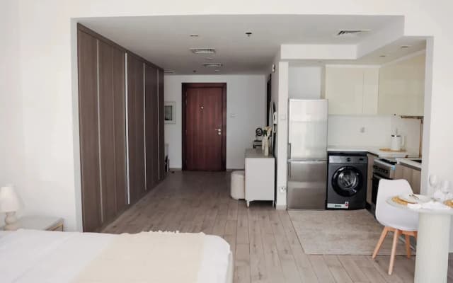 Bright Studio with Rooftop Pool & Gym - photo 5