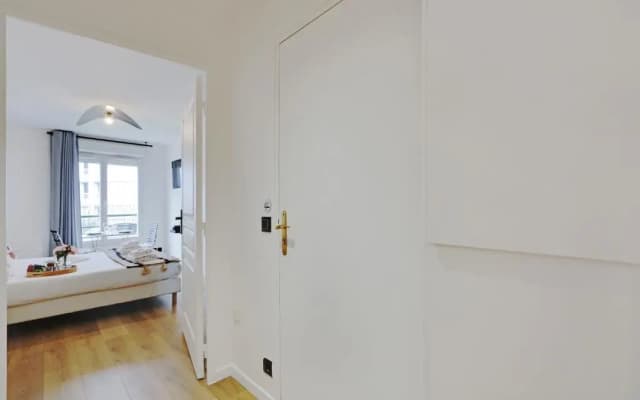 Buttes Chaumont - Sunny 2P apartment - photo 3