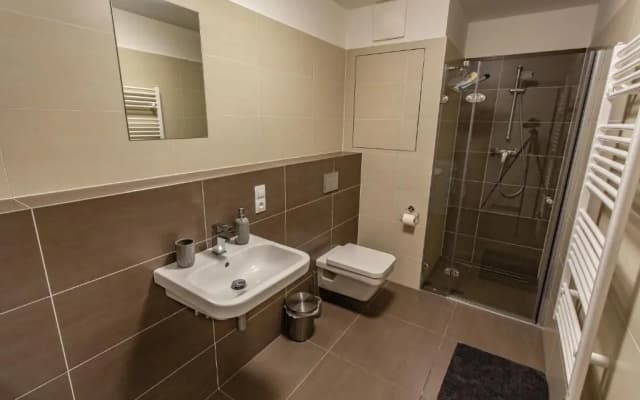 Spacious Terrace Apartment with free private parking - photo 4