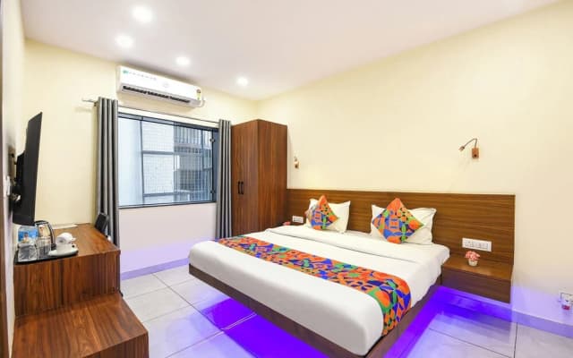 Fabhotel Celebrity Inn - photo 3