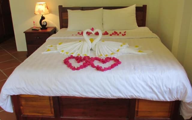 Orchard Fruit Farm Bungalow - photo 4