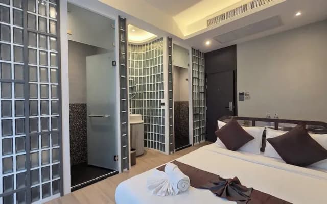 Warm Pillow Hotel Bangkok - photo 5