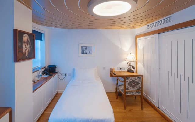 Limehouse Library Hotel - photo 4