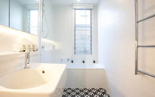 Spacious 3-bed Family House With Courtyard - photo 2