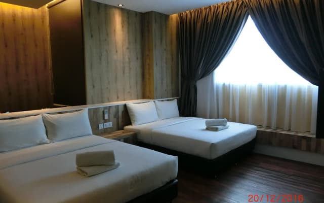D Elegance Hotel - photo 5