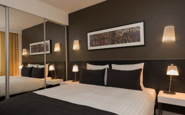 Adina Apartment Hotel Berlin Hackescher Markt - photo 4