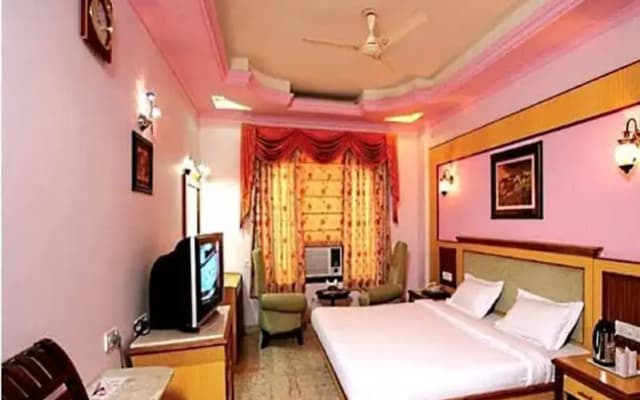 Glt Hotel Radiance - photo 3