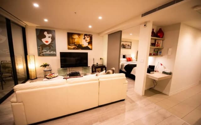 Modern, Clean, Luxury at the Right Price..... - photo 5