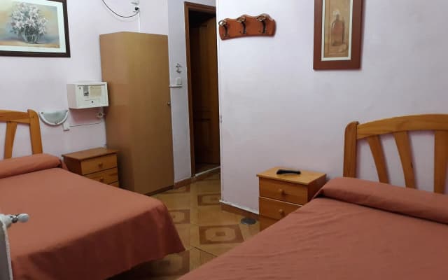 Hostal Fuentesol - photo 2