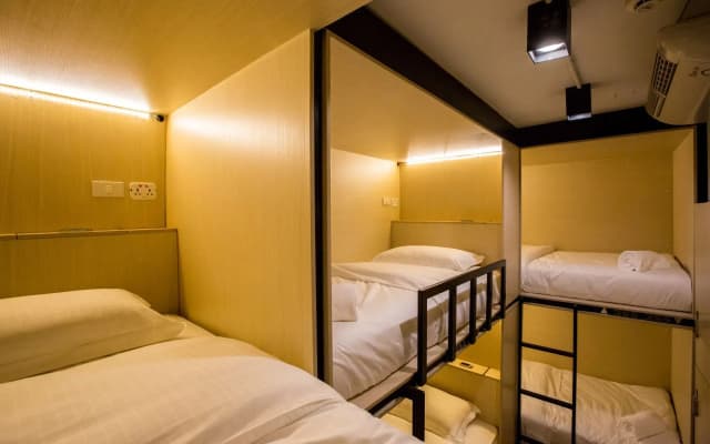 Bed To Bangkok - Hostel - photo 4
