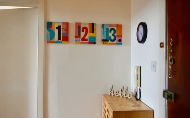 Sophisticated and Bright One Bed in Leith - photo 2