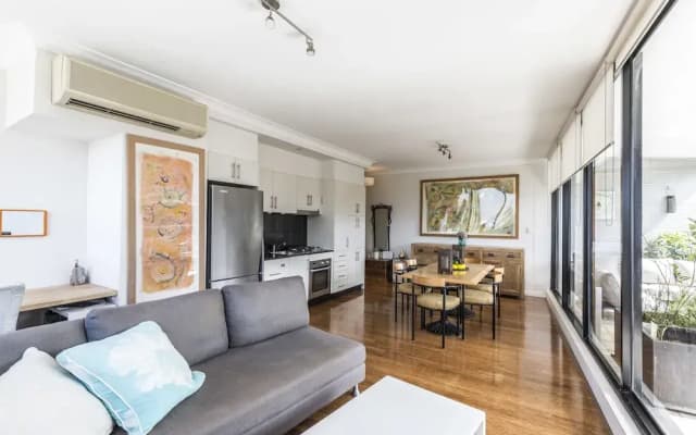 Sunny AC Sydney 2 Bedroom Apt - photo 2