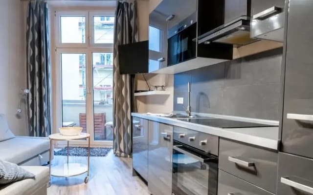Upmarket Studio with Balcony in Friedrichshain - photo 4