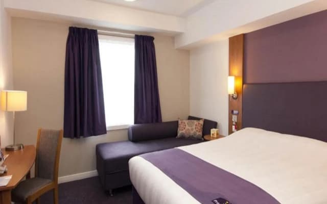 Premier Inn London Ruislip - photo 2
