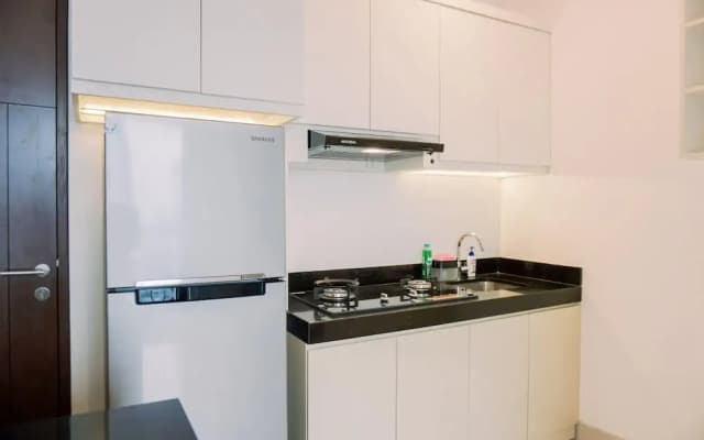 Spacious And Warm 2Br At Ciputra World 2 Apartment - photo 5