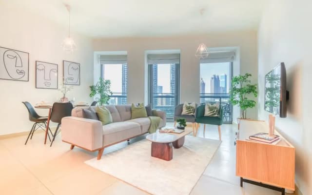Trendy 2BR Downtown Apt Steps From Burj Khalifa - photo 3