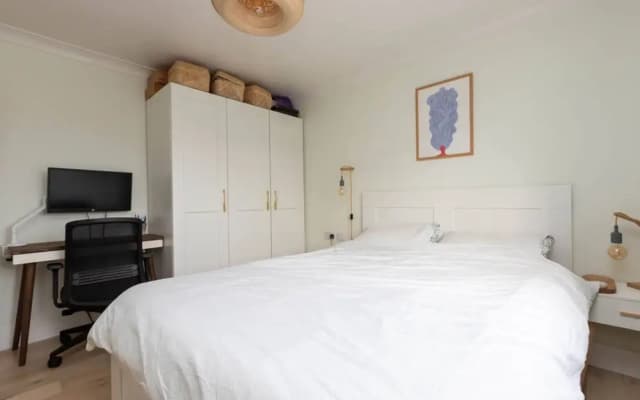 Stylish and Light 1 Bedroom Flat Near Victoria Park - photo 4