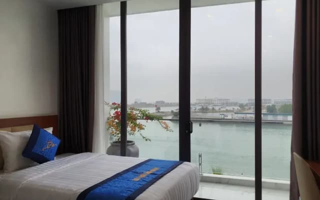 Ha Long Land Hotel - photo 4