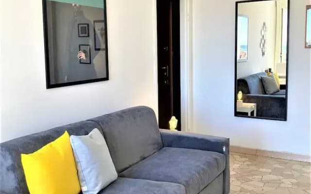 Bright studio with balcony - Visconti 14 - photo 3