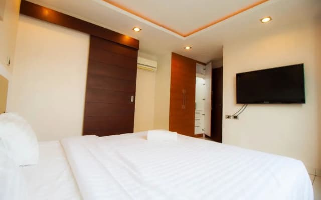 Hyde Park Residence by Pattaya Sunny Rentals - photo 4