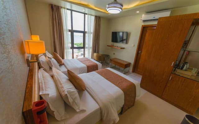 Unima Grand Hotel - photo 4