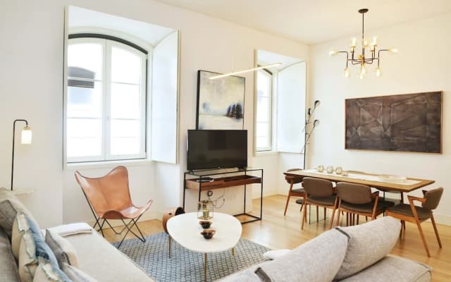 Trendy Chic Apartment - photo 3