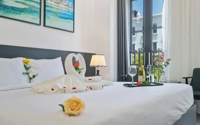 The Enchanted Ha Long Hotel - Bai Chay Beach - photo 5
