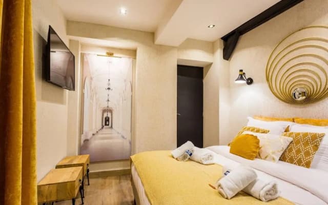 Home Suite Home Panthéon Port-Royal 2BR - photo 4