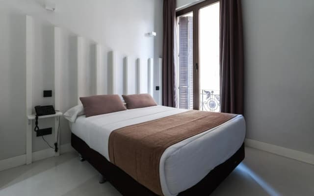Hostal Gran Via 44 - photo 2