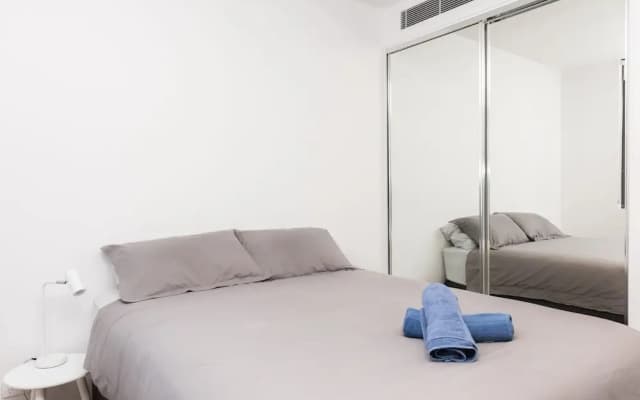 Modern Apartment in Darling Harbour - photo 2