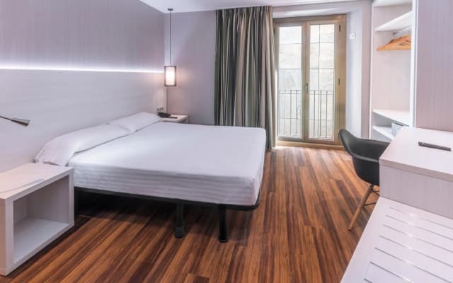 Hostal Operaramblas - photo 3