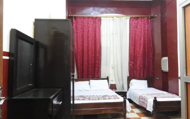 The Emerald Hotel - photo 3