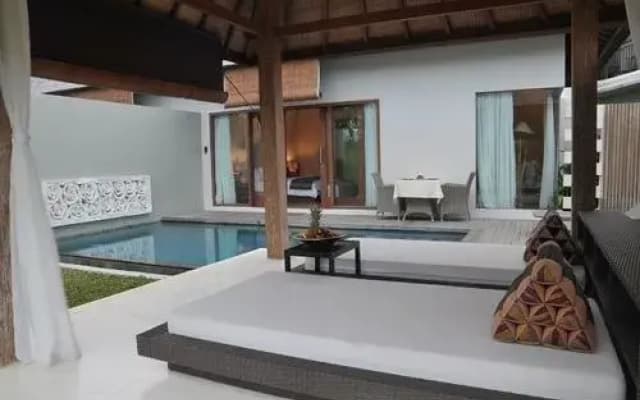 Water Edge Villa by Soscomma - photo 4