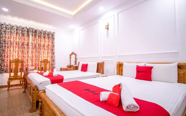 RedDoorz Plus near Phan Xich Long - photo 4