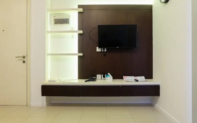 Comfy 2br Cosmo Terrace Apartment - photo 2