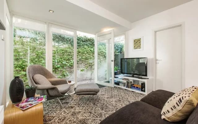 Apartment2c - Moonstruck - photo 2