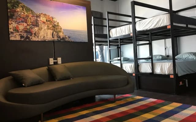 Penthouse Hostel & Spa - photo 4