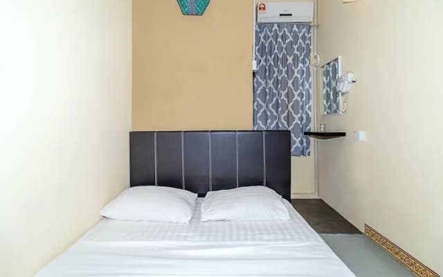 SPOT ON 90042 One Plaza Eco Hotel - photo 2