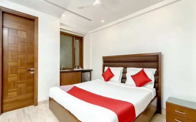 OYO 16540 Prem Home - photo 4