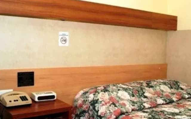 Windsor Heritage Motel - photo 3