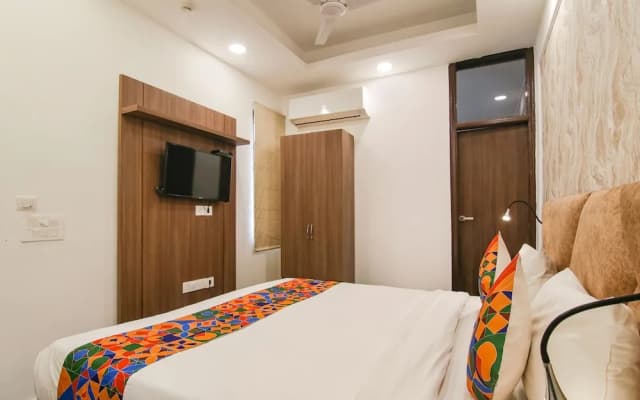 FabHotel Signature Luxe Inn - photo 3