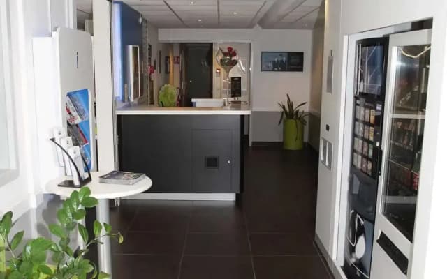 Ibis budget Nice Palais Nikaa - photo 2