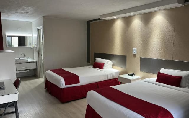 Travelodge by Wyndham Orlando / Heart of International Drive - photo 4
