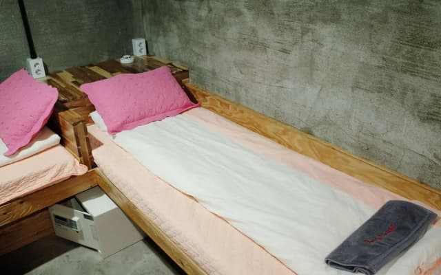 Bong Backpackers - photo 4