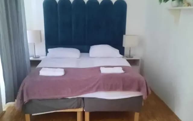 Value 2BR Apt Central City Location - photo 3