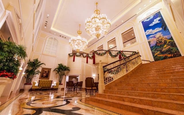 Hong Kong Disneyland Hotel - photo 3