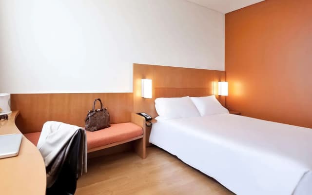 ibis Abu Dhabi Gate - photo 3