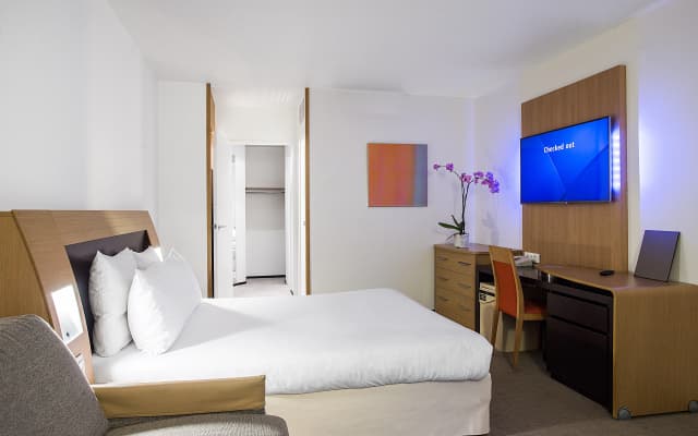 Novotel Paris Les Halles Hotel - photo 4