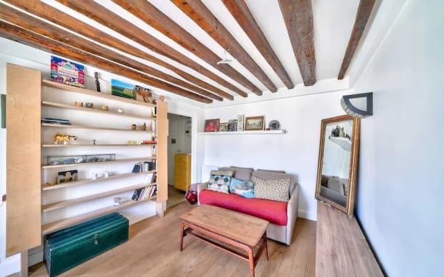 Charming 2 Room Apartment - Paris - photo 5